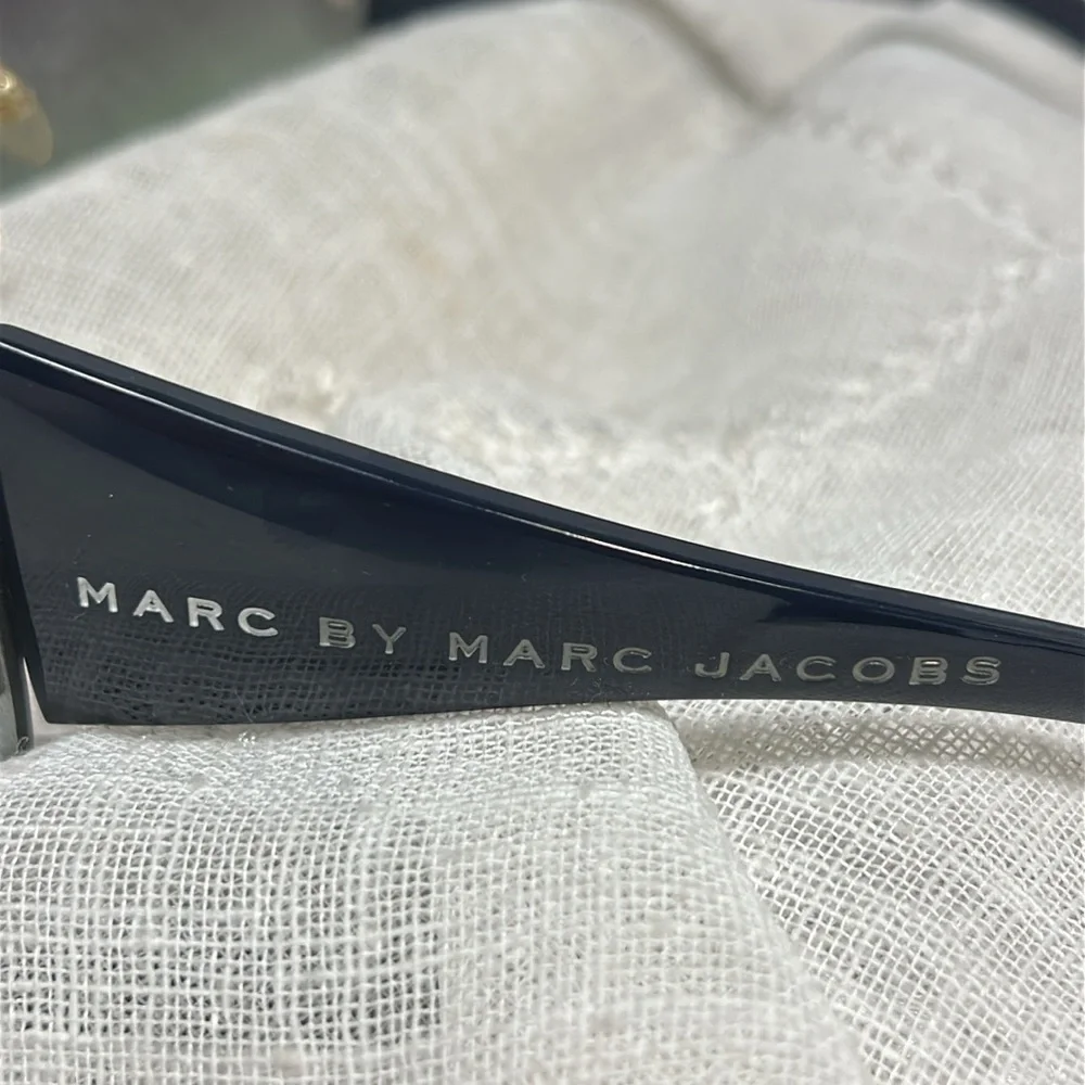 Marc Jacobs MMJ005 gradient shield style sunglasses with case